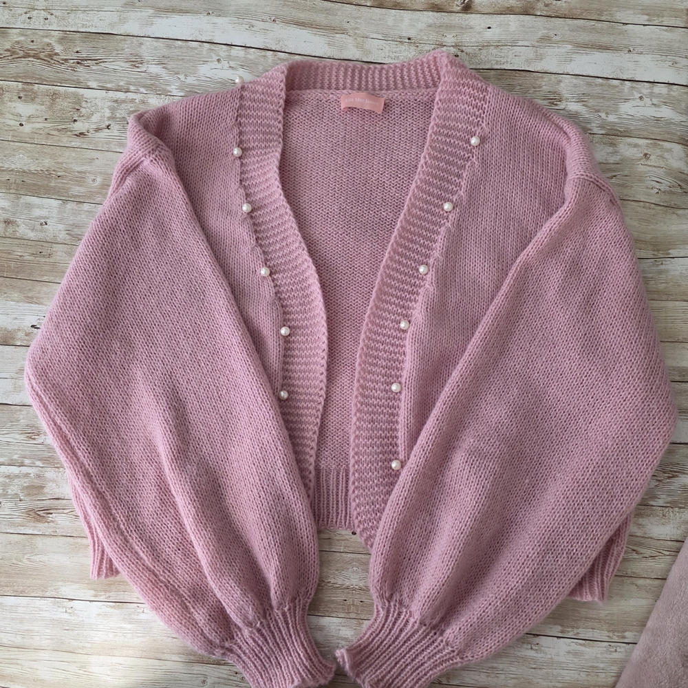 Pink Pearl-Embellished Women's Sweater W Lantern Sleeves
